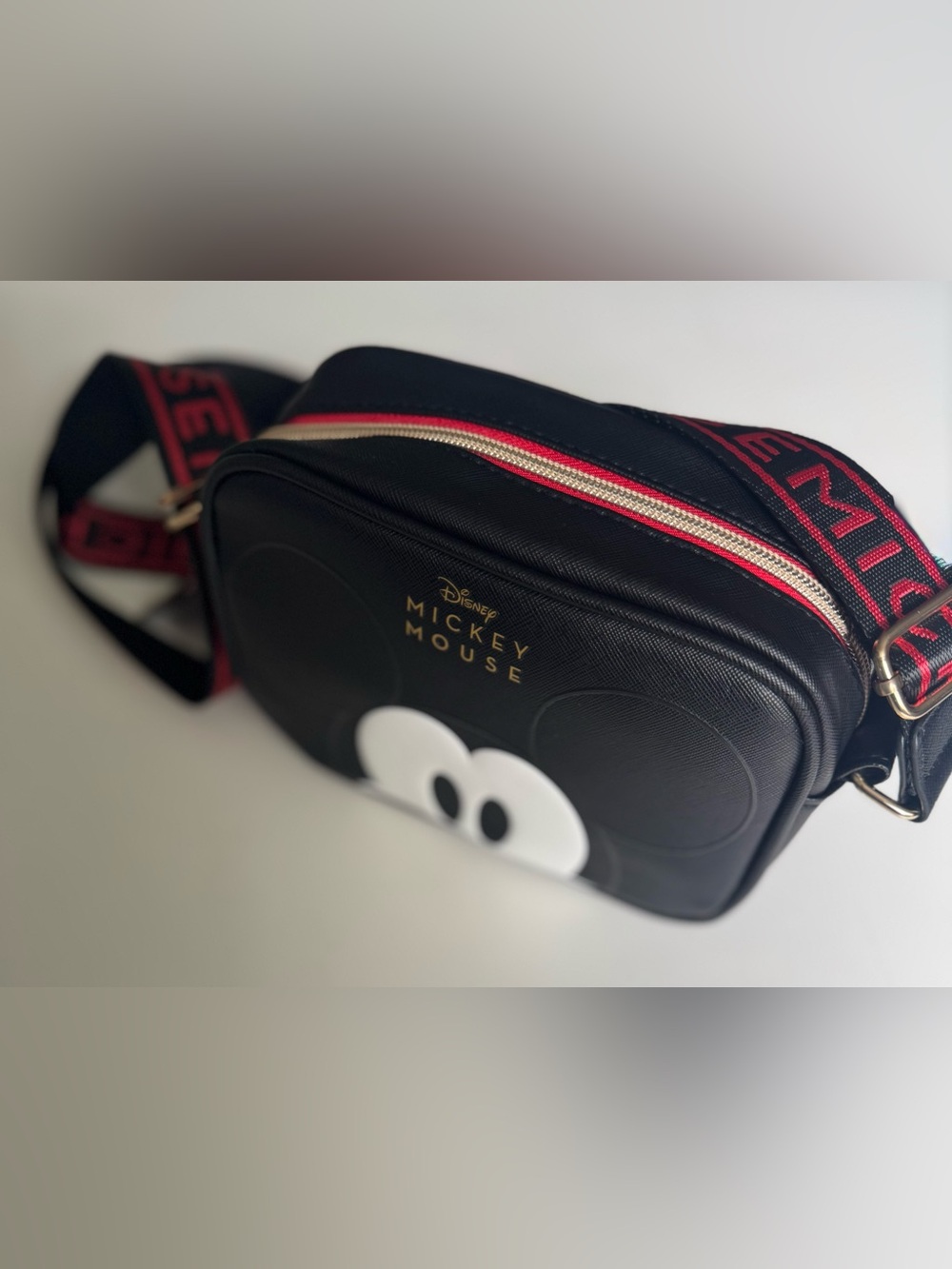 The Disney Mickey Mouse camera crossbody bag New - Picture 15 of 16